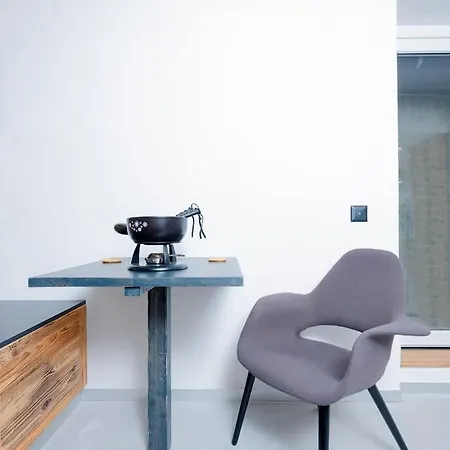 Small But Wow! With Pool @ The شقة كرانز مونتانا