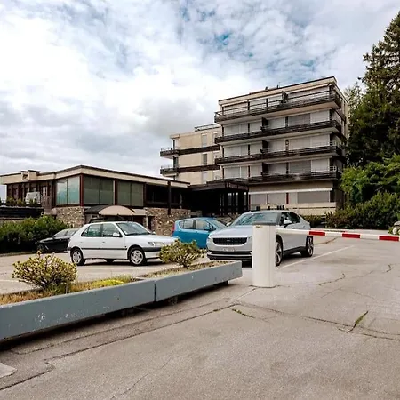 Small But Wow! With Pool @ The كرانز مونتانا